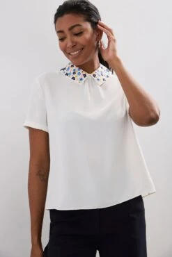 Embroidered Collar Blouse With Buttons On The Back