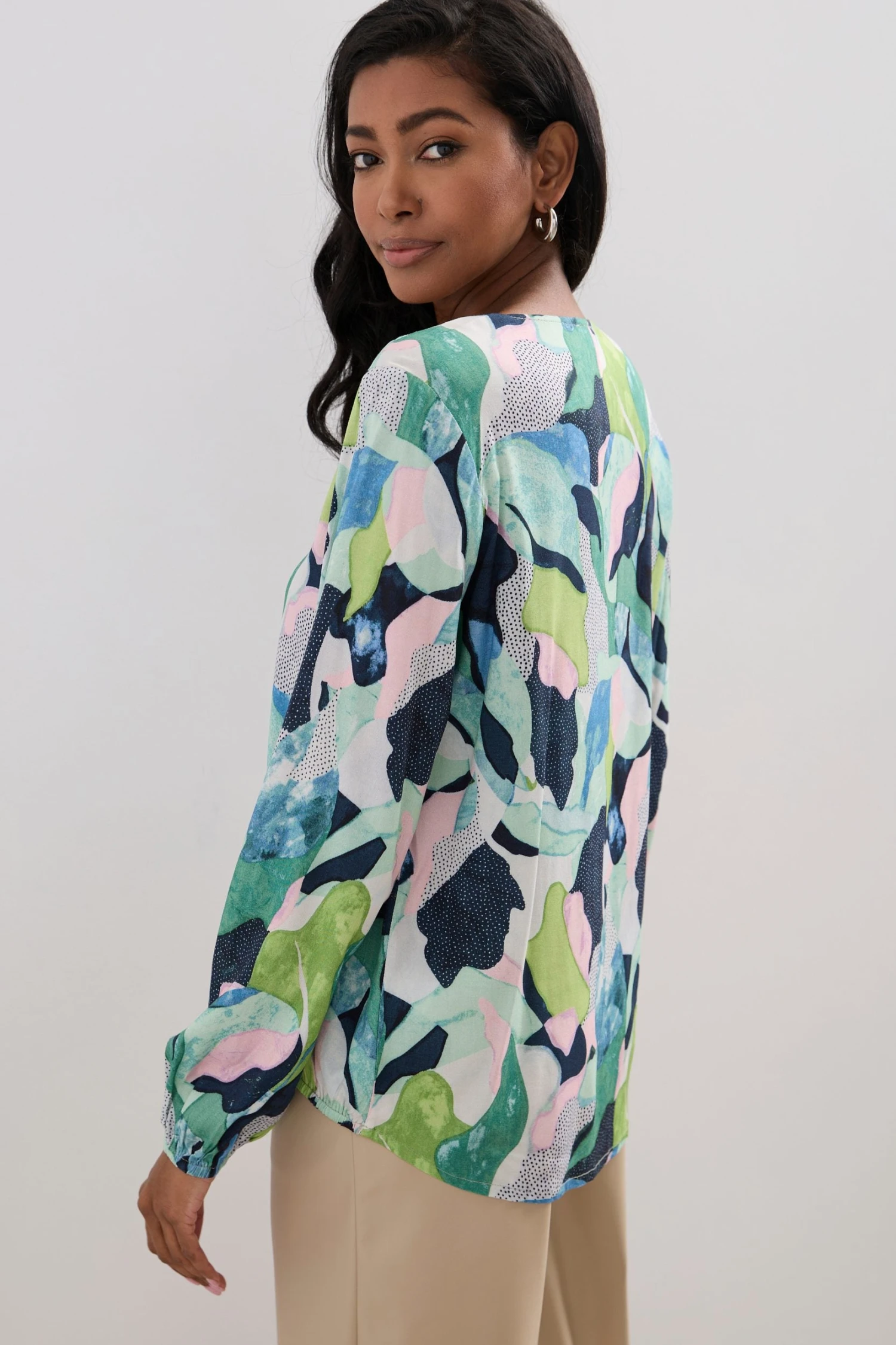 Printed Blouse With Puffy Sleeves - Image 2