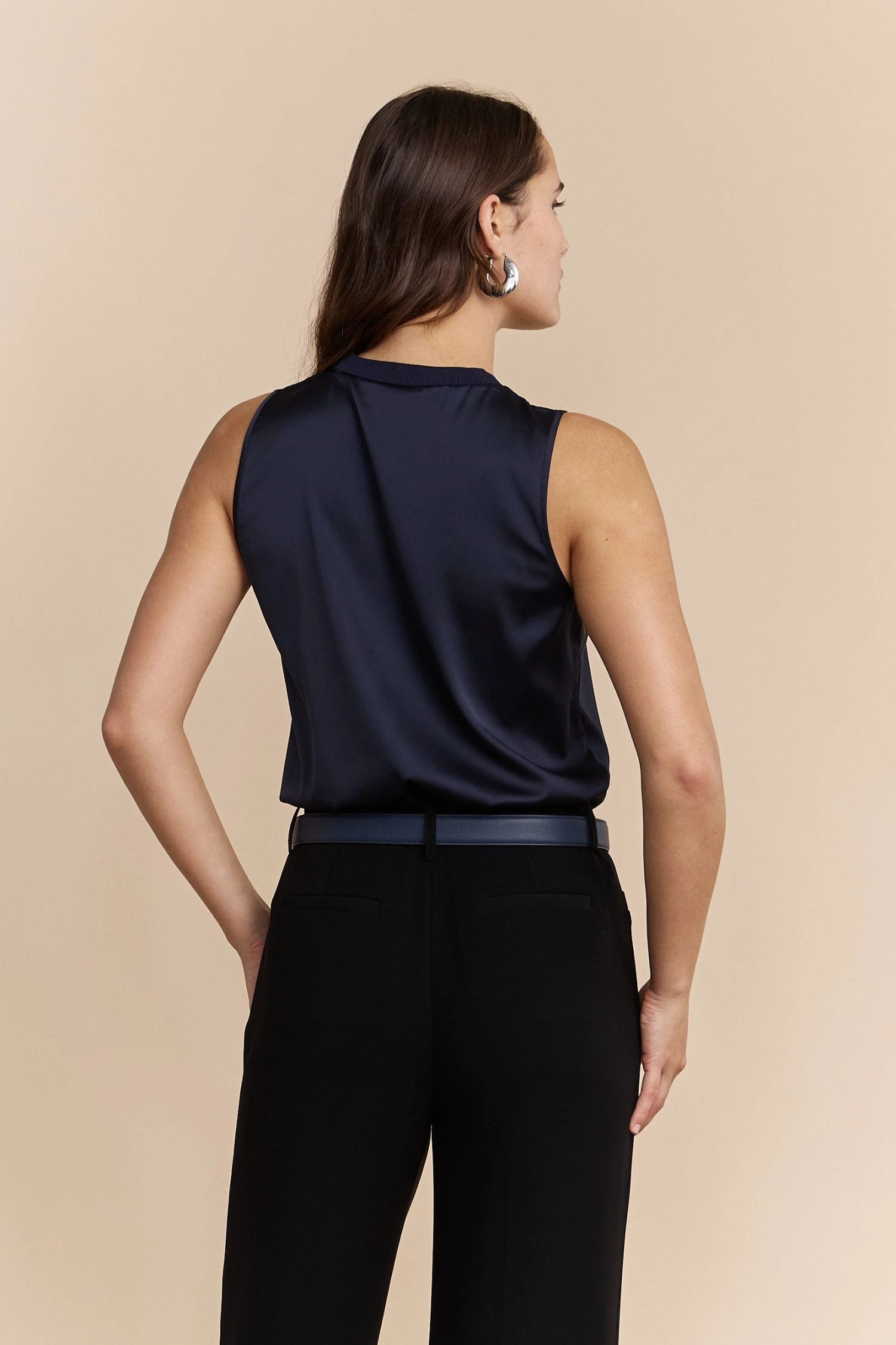 Sleeveless Top With Rib Detail - Image 7