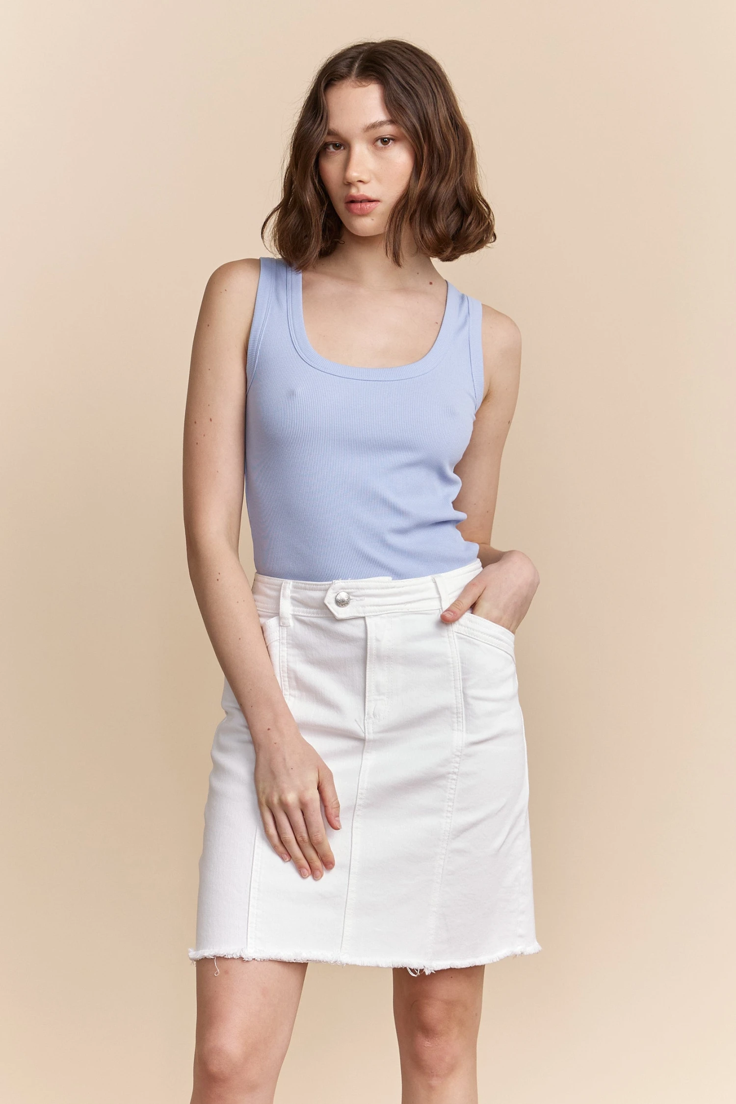 Ribbed Tank Top With Scoop Neck - Image 12