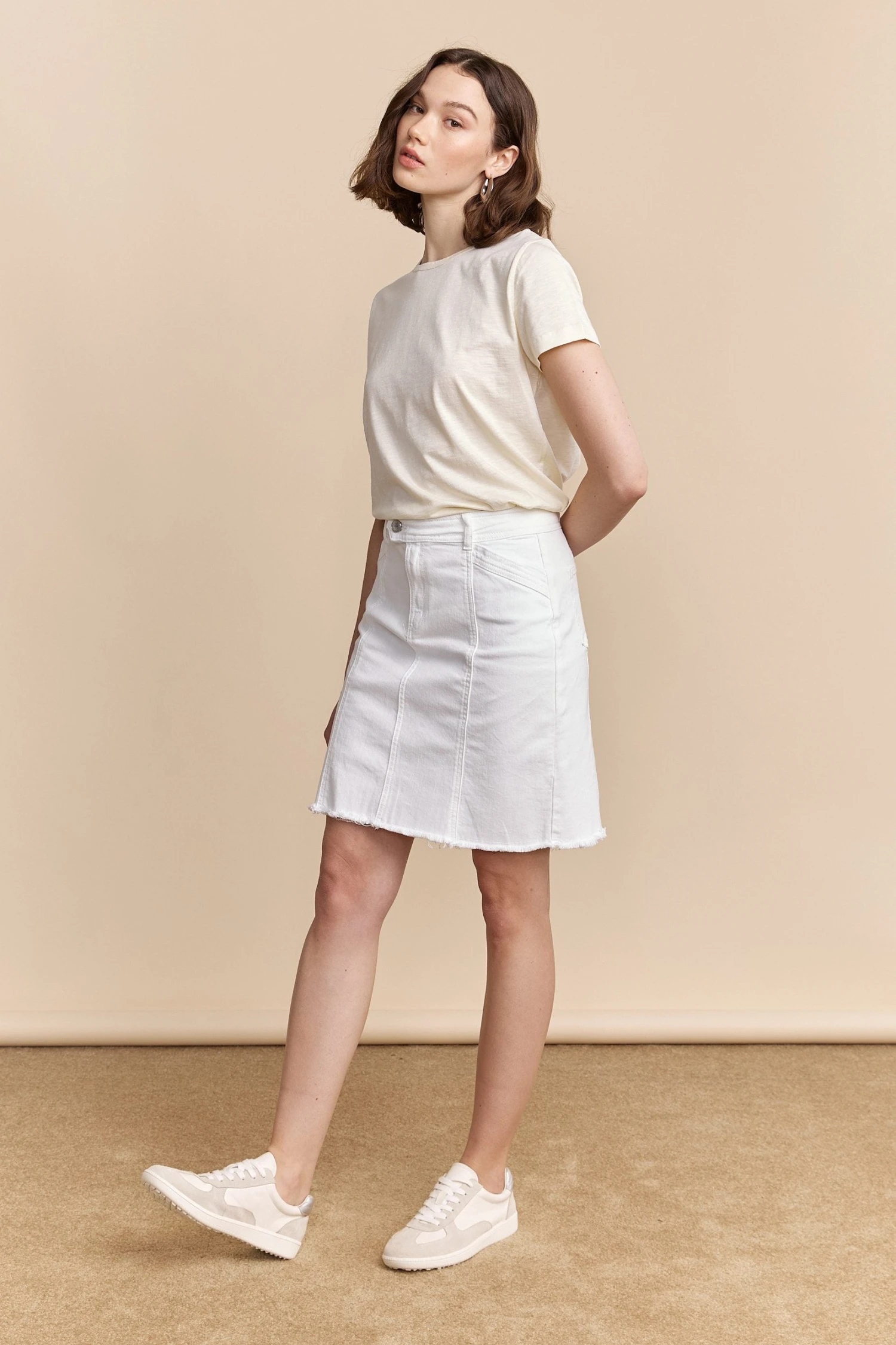 Basic Crew Neck T-shirt - Image 9