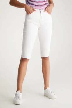 High Waist Slim Casual Bermuda With Raw Hem