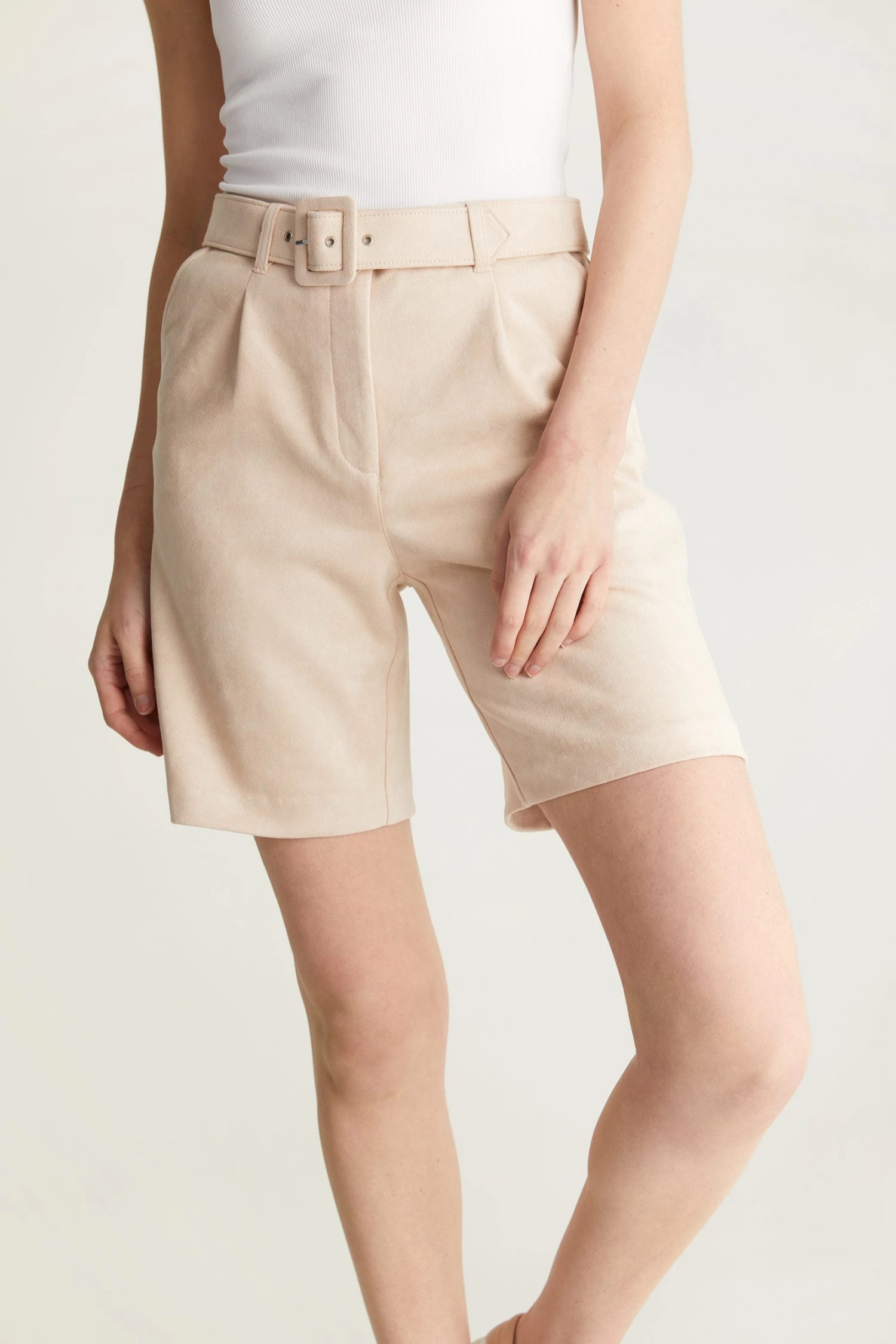 Vegan Suede Short With Belt - Image 5
