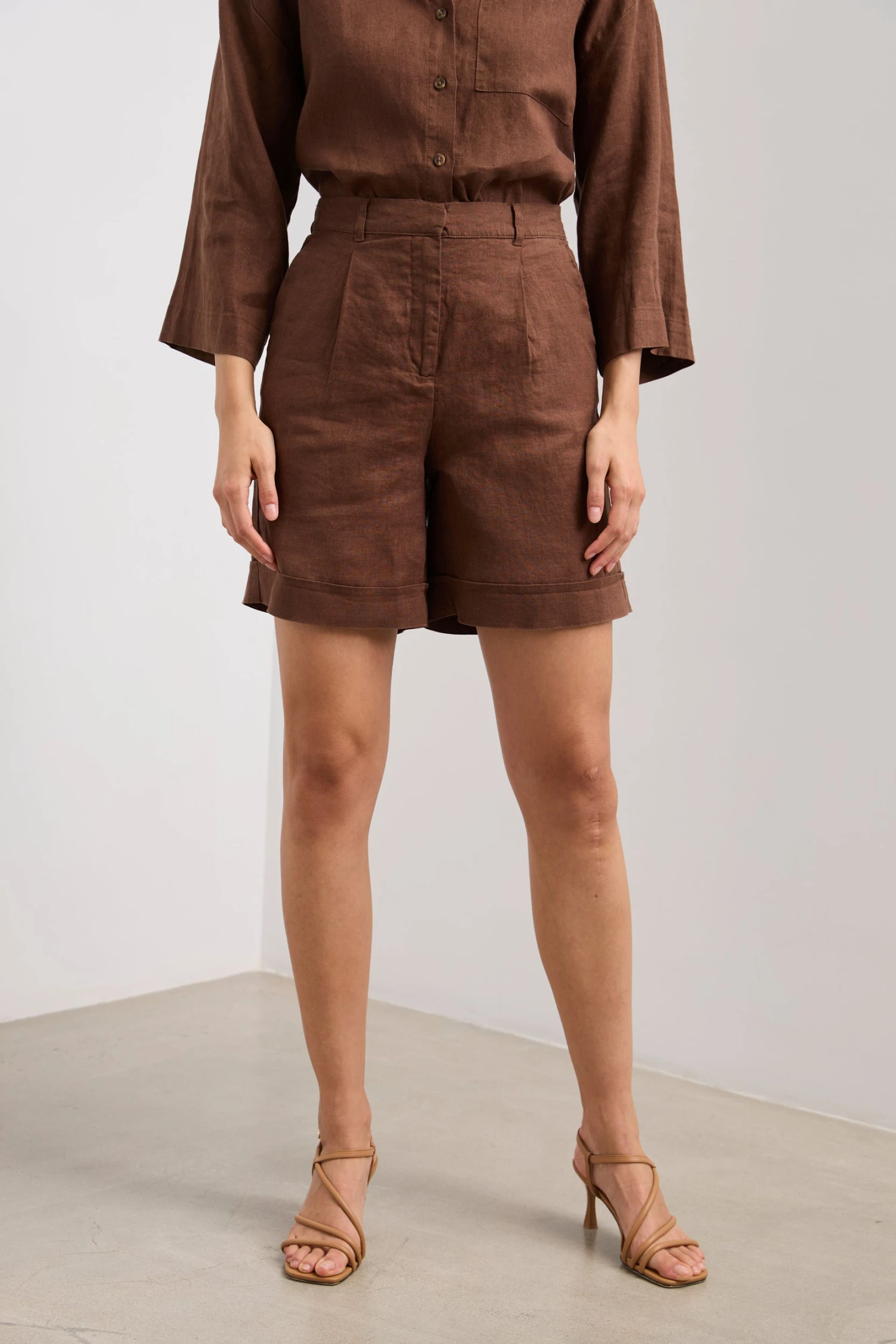 Linen Short With Elastic Back - Image 5