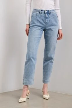 High Waisted Jeans With Darts