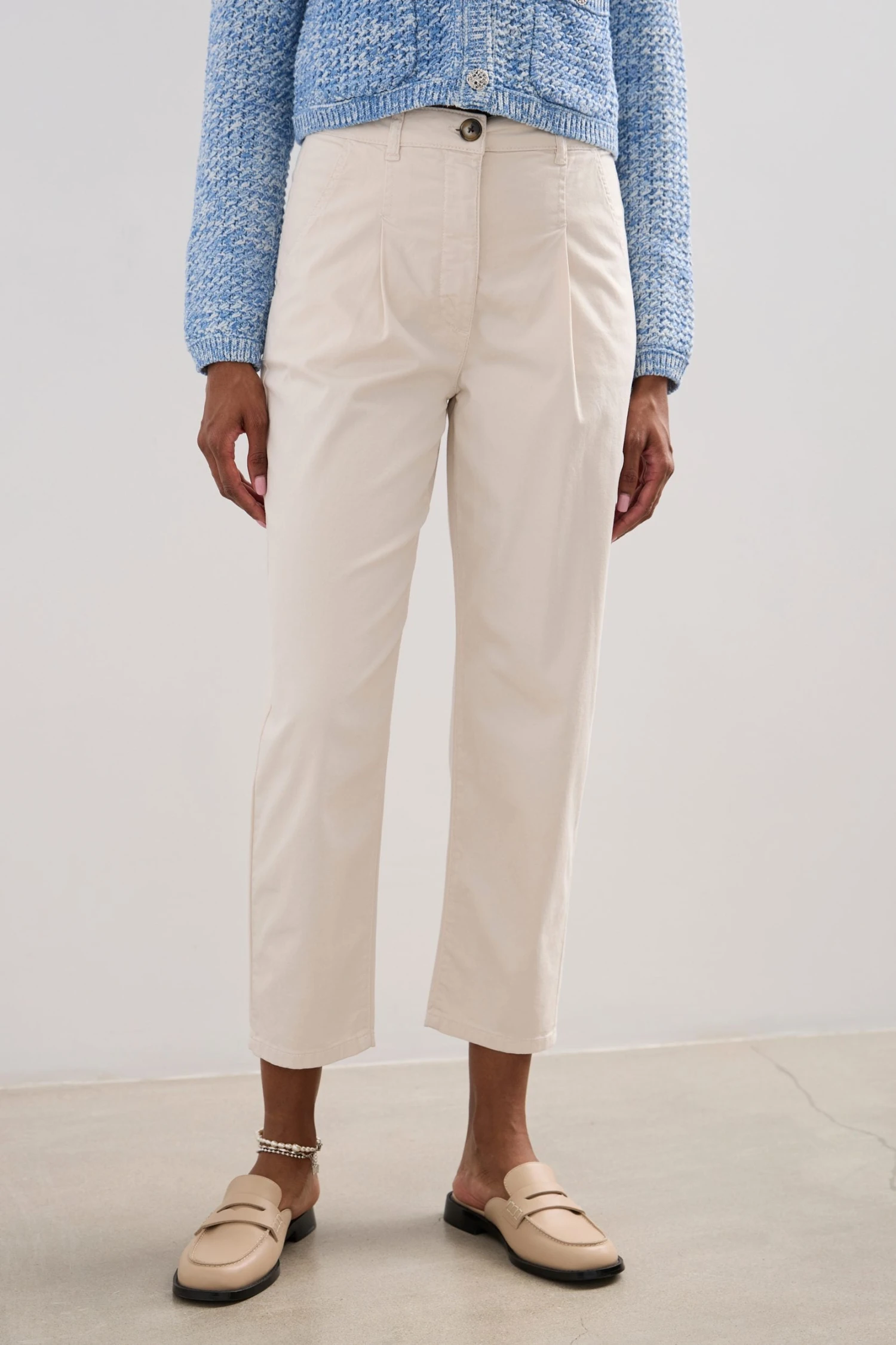 Casual Cropped Pants With Pleats - Image 6