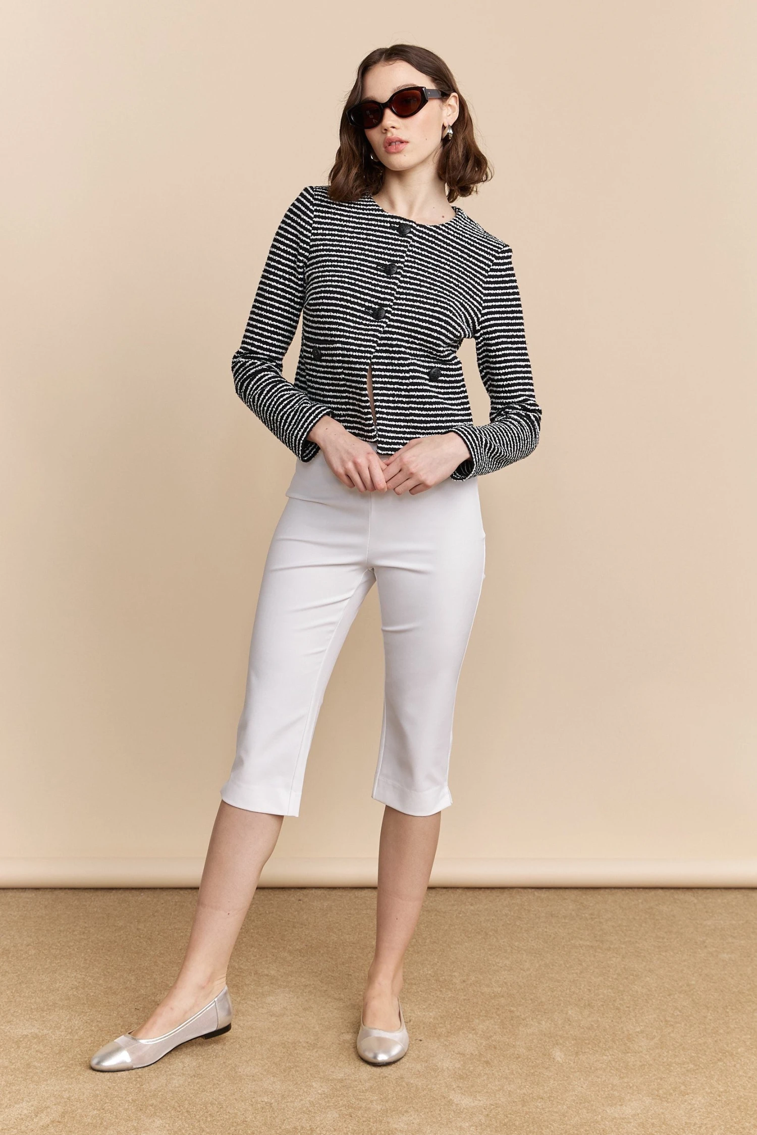 High Waist Capri With Slit - Image 2