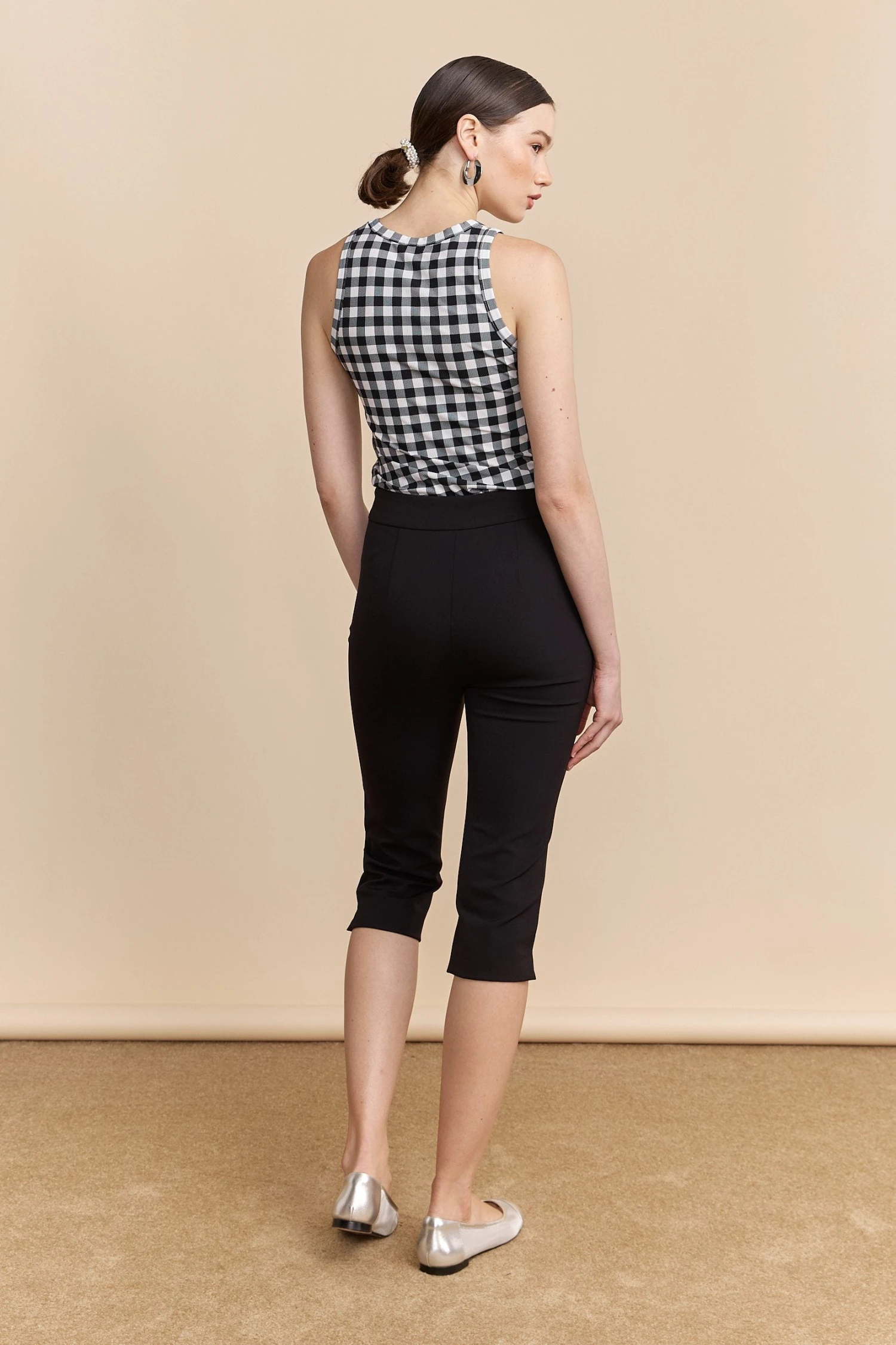 High Waist Capri With Slit - Image 3