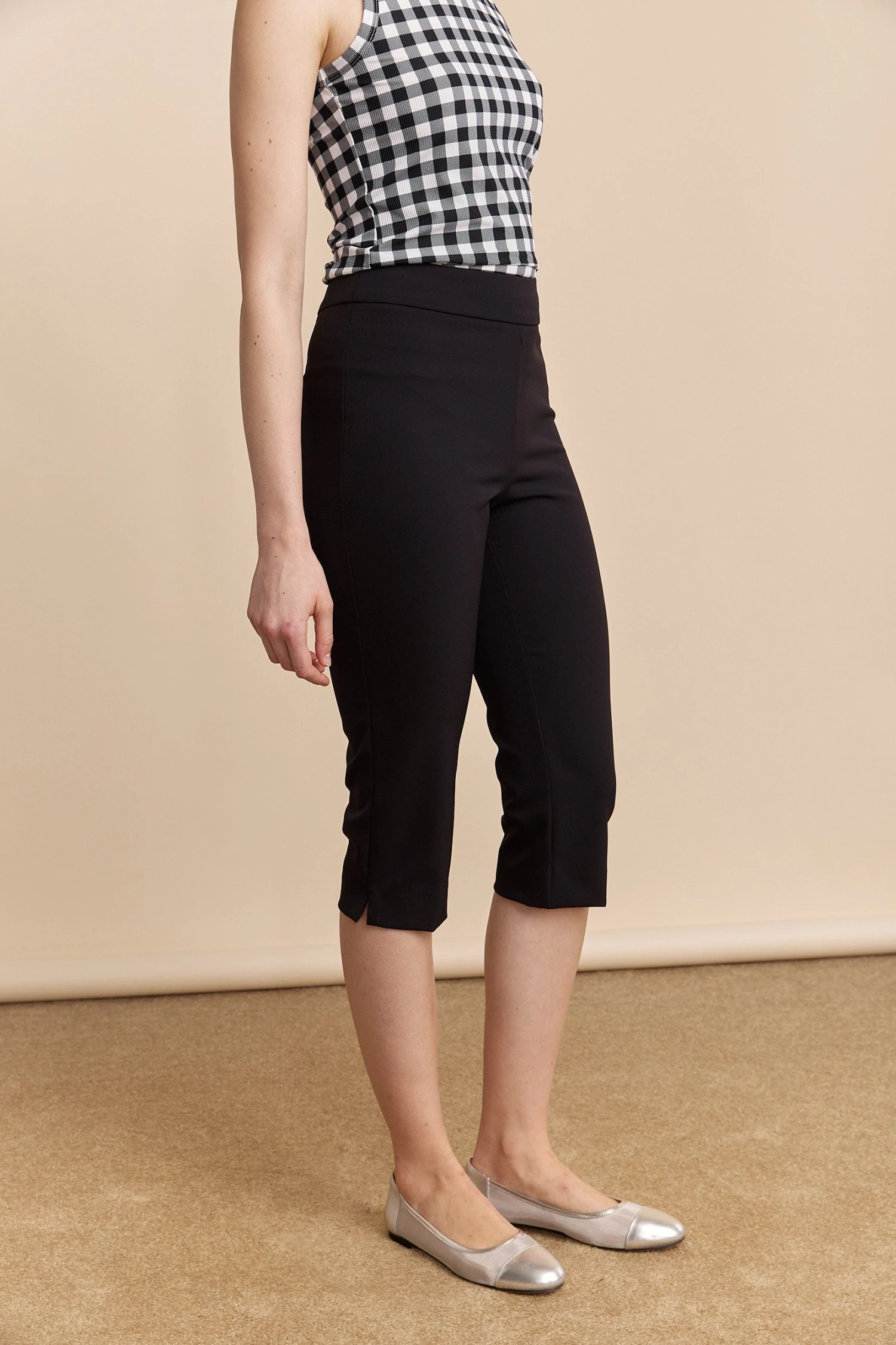 High Waist Capri With Slit - Image 4
