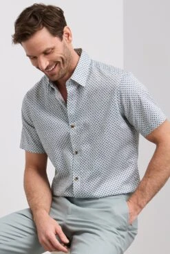 Short Sleeve Fitted Shirt With Pattern