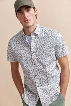 Fitted Short Sleeves Floral Print Shirt