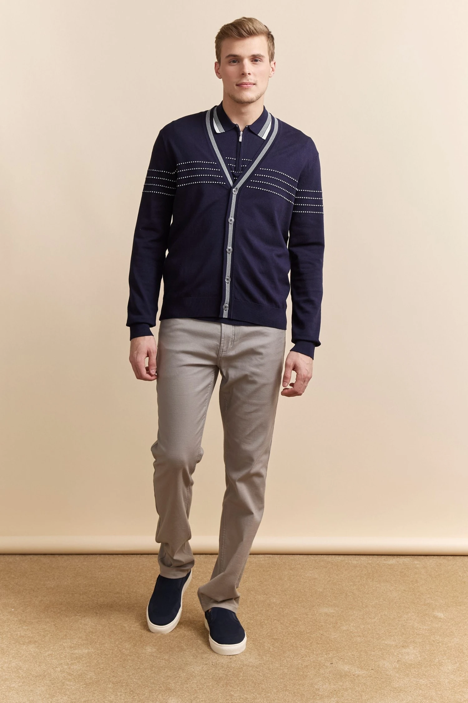 Contrasting Details Knitted Polo - Image 5