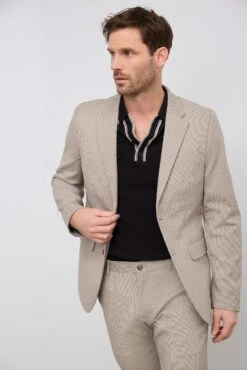 Extra-fitted Micro Check Blazer
