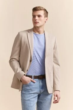 Textured Fitted Knit Blazer